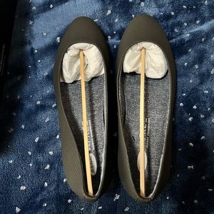 Dr. Scholl’s black flats